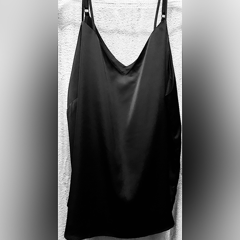 Skies Are Blue Black Sleeveless Backless Camisole